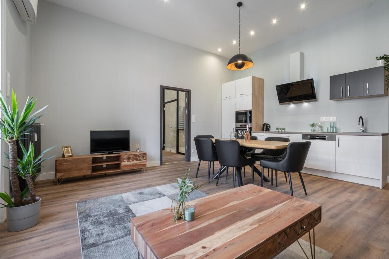 Ferienwohnung Buenos Boutique - A/C, 2 Bathrms, Amazing View Budapest Exterior foto