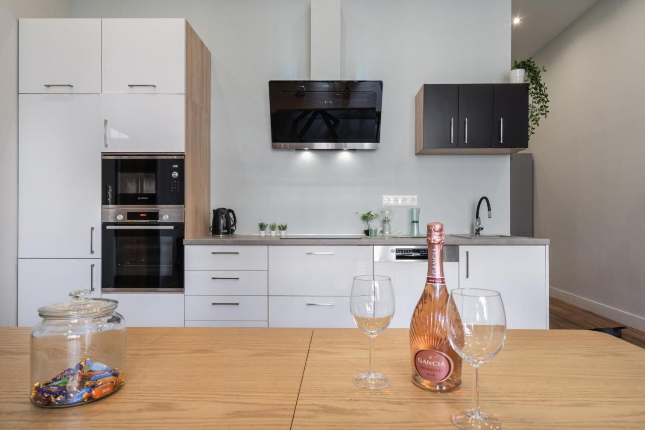 Ferienwohnung Buenos Boutique - A/C, 2 Bathrms, Amazing View Budapest Exterior foto