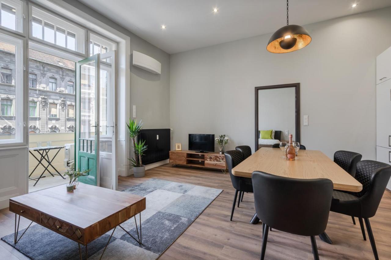 Ferienwohnung Buenos Boutique - A/C, 2 Bathrms, Amazing View Budapest Exterior foto