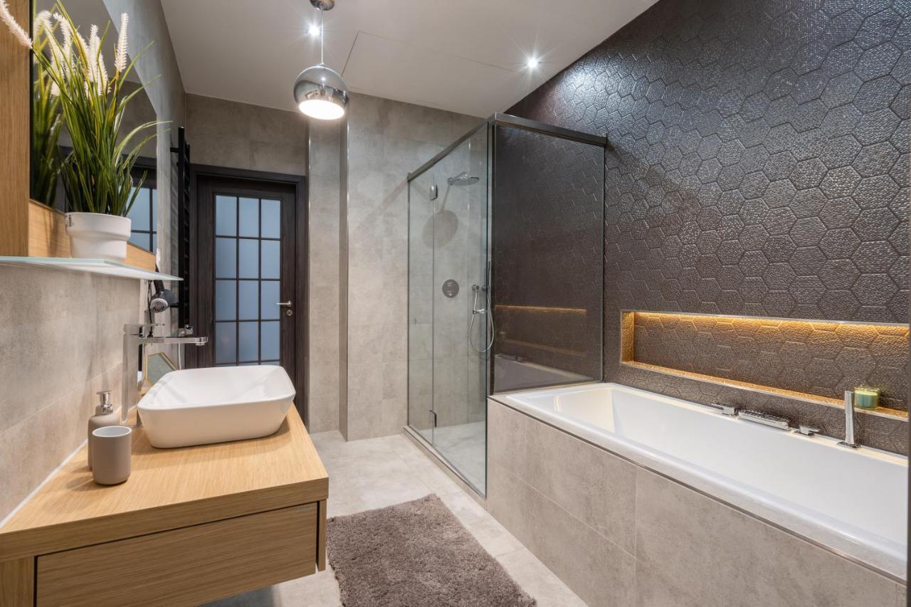 Ferienwohnung Buenos Boutique - A/C, 2 Bathrms, Amazing View Budapest Exterior foto